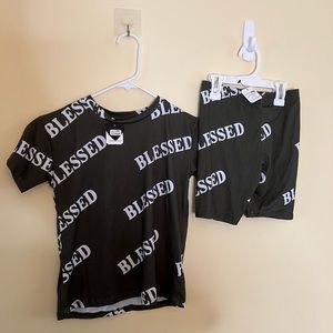 Fashion Nova Kids NWT T-shirt and Shorts set deep green and white size 6